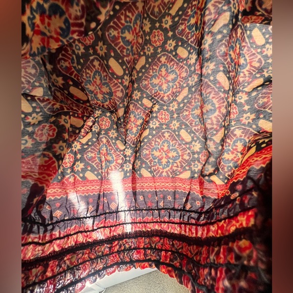 Eight Sixty Peasant Top - Picture 5 of 5